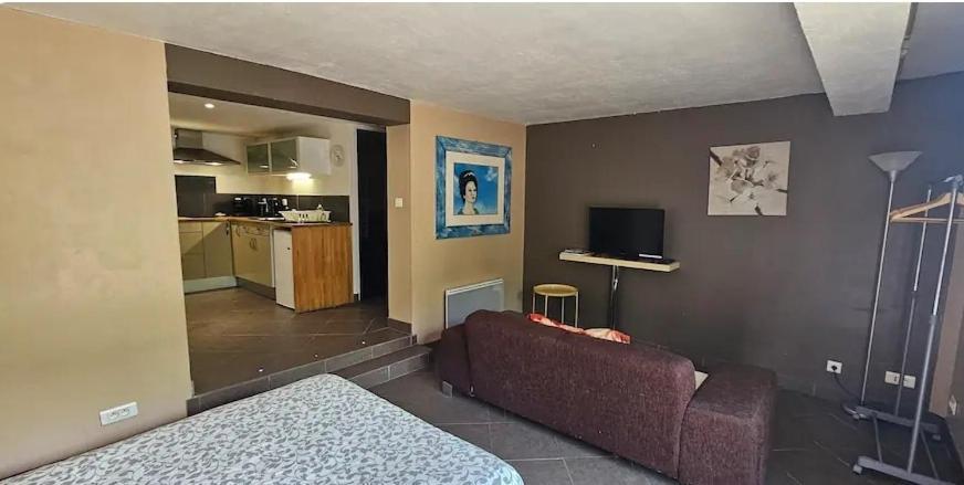 Logement indépendant en campagne Simiane-Collongue Extérieur photo